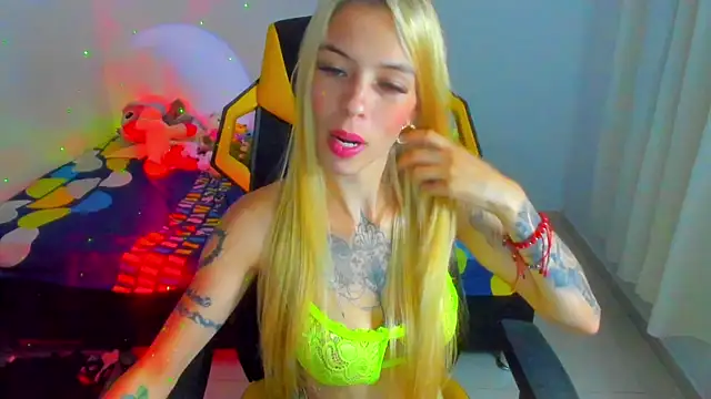 Snapshot of barbiee_05 chatting on April 2026 03:51:01 AM barbiee 05 online show from April 2026 03:51:01 AM