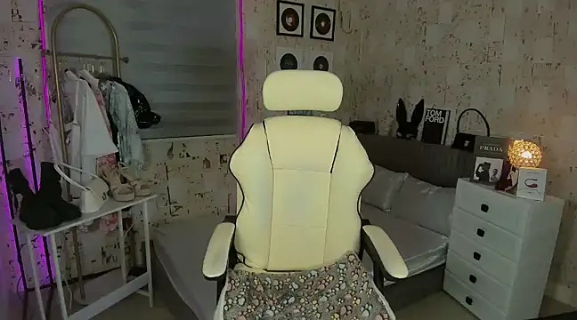 Snapshot of AlexandraMooree chatting on March 2025 09:37:02 AM AlexandraMooree online show from March 2025 09:37:02 AM