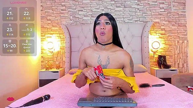 Snapshot of Lucia-sex chatting on March 2025 08:11:01 PM Lucia-sex online show from March 2025 08:11:01 PM