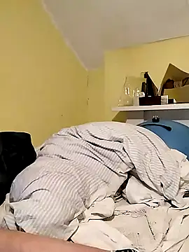 Snapshot of londonfuckwhore1 chatting on December 2024 04:39:01 PM londonfuckwhore1 online show from December 2024 04:39:01 PM