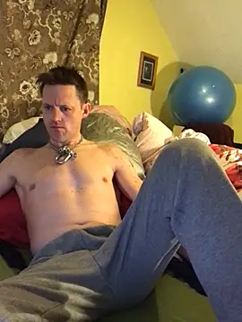 Snapshot of londonfuckwhore1 chatting on February 2025 10:53:02 PM londonfuckwhore1 online show from February 2025 10:53:02 PM