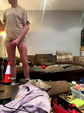 Snapshot of londonfuckwhore1 chatting on October 2025 03:43:02 AM londonfuckwhore1 online show from October 2025 03:43:02 AM