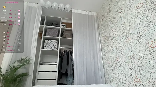 Snapshot of Evan__White_ chatting on September 2025 06:01:02 AM Evan White online show from September 2025 06:01:02 AM