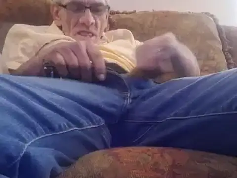 Snapshot of highstepper500 chatting on January 2025 03:58:02 PM highstepper500 online show from January 2025 03:58:02 PM