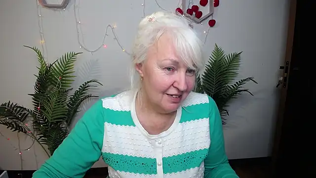 Snapshot of BlondyLeeBest chatting on April 2026 07:05:02 PM BlondyLeeBest online show from April 2026 07:05:02 PM