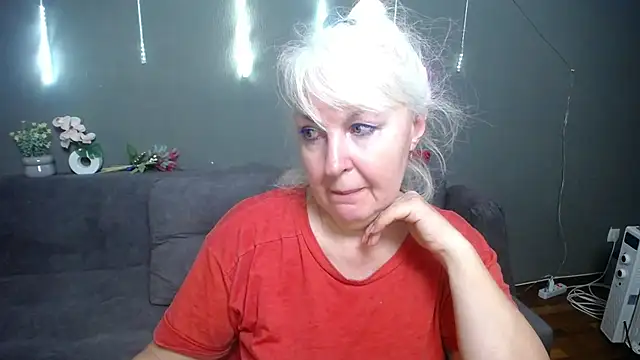 Snapshot of BlondyLeeBest chatting on May 2026 06:35:02 PM BlondyLeeBest online show from May 2026 06:35:02 PM