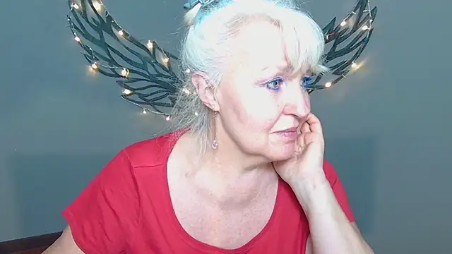Snapshot of BlondyLeeBest chatting on May 2026 06:28:02 PM BlondyLeeBest online show from May 2026 06:28:02 PM
