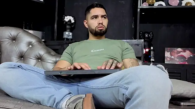 Snapshot of matteosantos chatting on February 2026 11:33:01 AM matteosantos online show from February 2026 11:33:01 AM