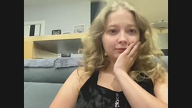 CharmingSarah online show from September 2025 04:32:02 PM