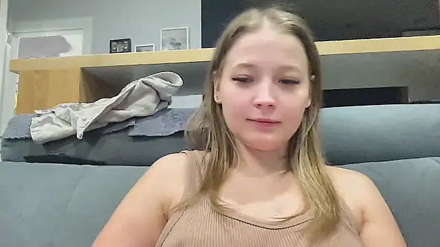 CharmingSarah online show from October 2025 04:35:01 PM