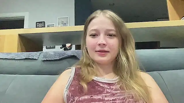 CharmingSarah online show from November 2025 05:34:02 PM