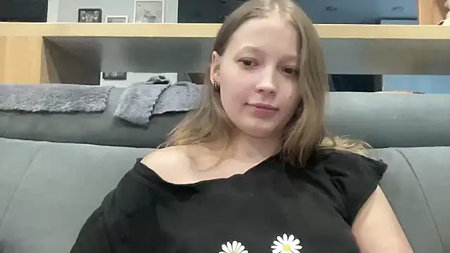 CharmingSarah online show from June 2026 04:22:01 PM