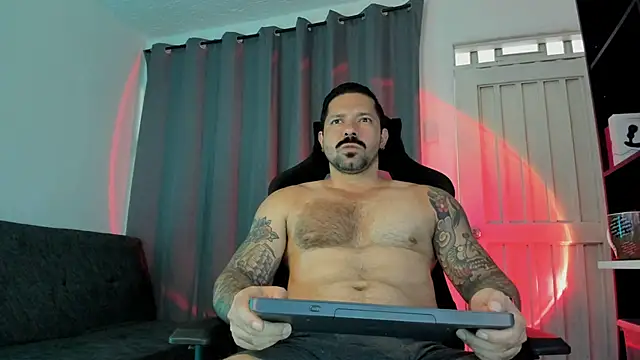 Snapshot of Pierre_Vidal chatting on November 2025 08:44:01 PM Pierre Vidal online show from November 2025 08:44:01 PM