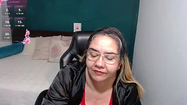 Snapshot of scaelettdubois chatting on March 2025 05:40:02 AM scaelettdubois online show from March 2025 05:40:02 AM