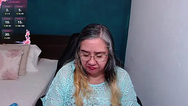 Snapshot of scaelettdubois chatting on September 2025 09:05:02 PM scaelettdubois online show from September 2025 09:05:02 PM