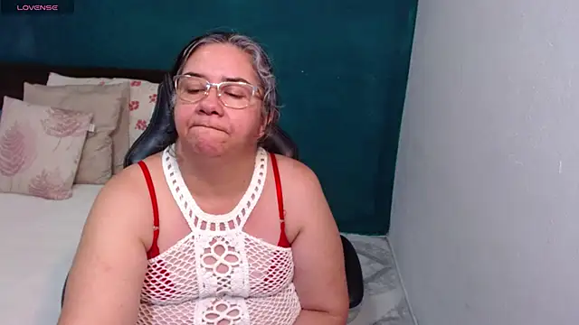 Snapshot of scaelettdubois chatting on March 2026 12:40:02 AM scaelettdubois online show from March 2026 12:40:02 AM