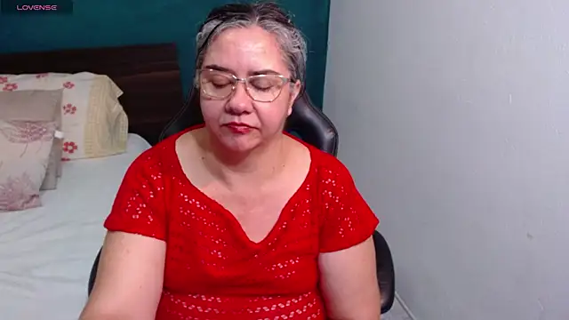 Snapshot of scaelettdubois chatting on March 2026 02:04:02 AM scaelettdubois online show from March 2026 02:04:02 AM