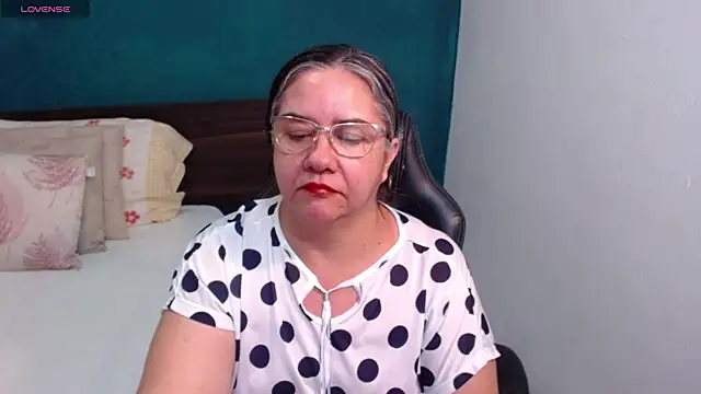 Snapshot of scaelettdubois chatting on March 2026 12:47:02 AM scaelettdubois online show from March 2026 12:47:02 AM