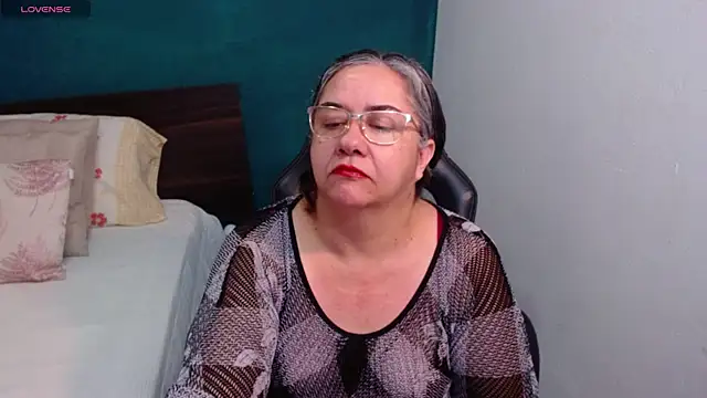 Snapshot of scaelettdubois chatting on March 2026 03:34:01 AM scaelettdubois online show from March 2026 03:34:01 AM