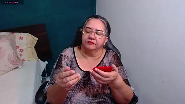 Snapshot of scaelettdubois chatting on March 2026 02:39:02 AM scaelettdubois online show from March 2026 02:39:02 AM