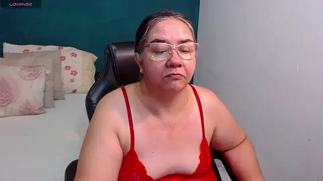 Snapshot of scaelettdubois chatting on April 2026 01:50:02 AM scaelettdubois online show from April 2026 01:50:02 AM