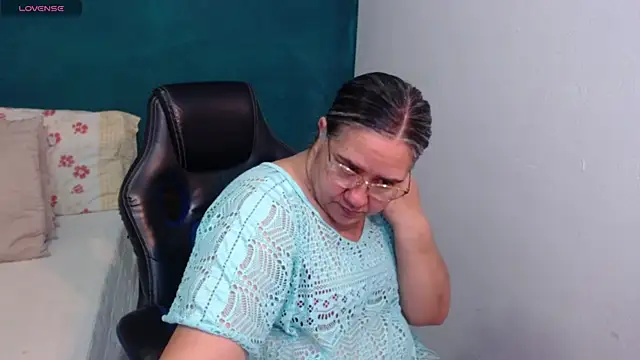scaelettdubois online show from May 2026 02:28:01 AM