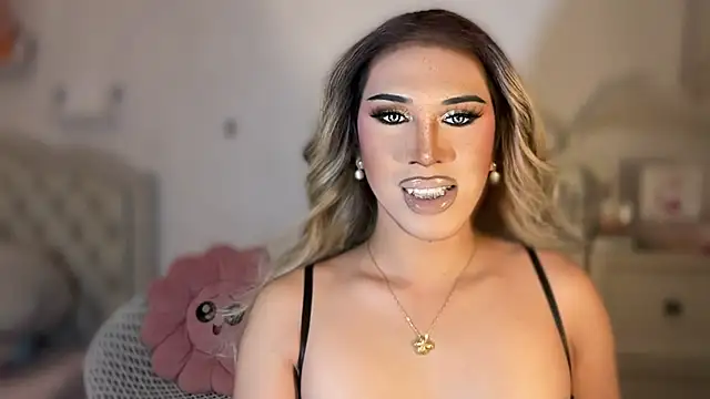 Ts glamxxxx online show from October 2025 02:04:02 AM