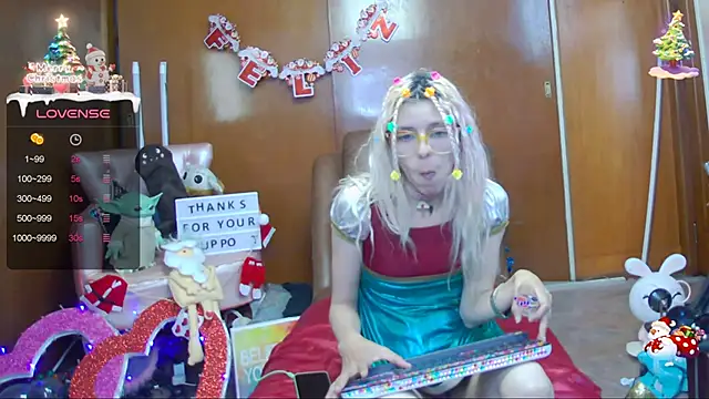 Skinygirl online show from December 2024 11:32:01 PM