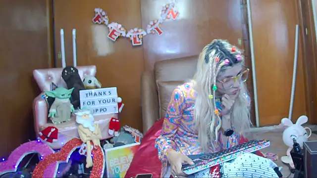 Skinygirl online show from December 2024 11:42:01 PM