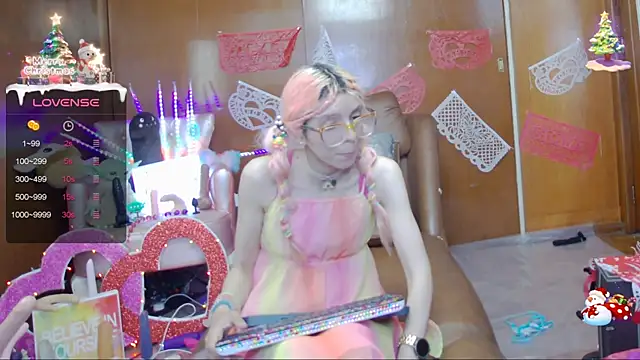 Skinygirl online show from February 2025 10:58:01 PM