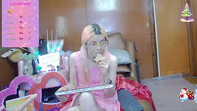 Skinygirl online show from March 2025 10:54:01 PM