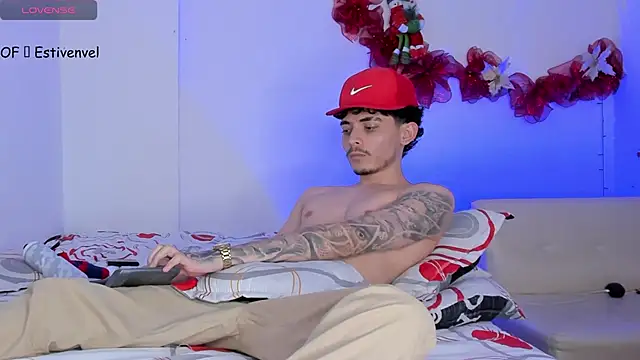 Snapshot of steve_latin chatting on December 2024 07:40:01 PM steve latin online show from December 2024 07:40:01 PM