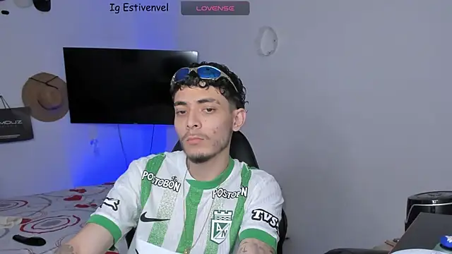 Snapshot of steve_latin chatting on November 2025 06:29:01 PM steve latin online show from November 2025 06:29:01 PM