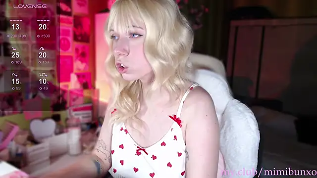 Snapshot of freya_sunny chatting on February 2026 05:17:01 AM freya sunny online show from February 2026 05:17:01 AM