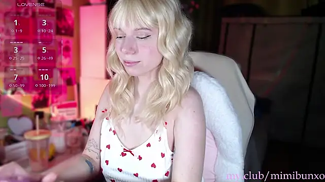 Snapshot of freya_sunny chatting on February 2026 05:14:01 AM freya sunny online show from February 2026 05:14:01 AM