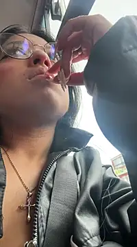 Snapshot of vaness_weet chatting on January 2025 06:36:02 PM vaness weet online show from January 2025 06:36:02 PM