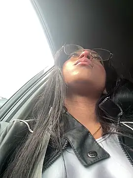 Snapshot of vaness_weet chatting on January 2025 07:38:01 PM vaness weet online show from January 2025 07:38:01 PM