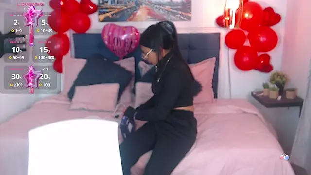 Snapshot of vaness_weet chatting on February 2025 12:36:02 AM vaness weet online show from February 2025 12:36:02 AM