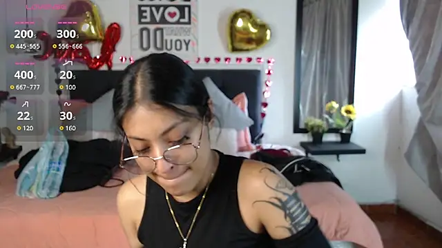 Snapshot of vaness_weet chatting on February 2025 07:30:01 PM vaness weet online show from February 2025 07:30:01 PM