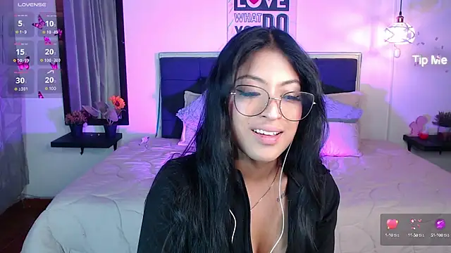 Snapshot of vaness_weet chatting on March 2025 08:37:02 PM vaness weet online show from March 2025 08:37:02 PM