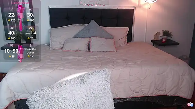 Snapshot of vaness_weet chatting on March 2025 11:59:02 PM vaness weet online show from March 2025 11:59:02 PM