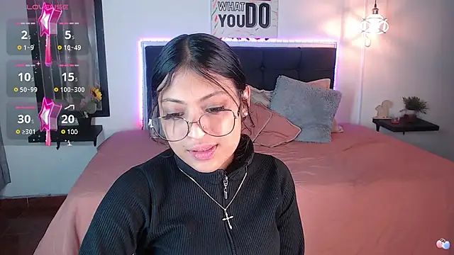 Snapshot of vaness_weet chatting on March 2025 04:15:02 PM vaness weet online show from March 2025 04:15:02 PM