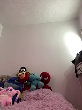 Snapshot of vaness_weet chatting on December 2025 12:21:01 PM vaness weet online show from December 2025 12:21:01 PM