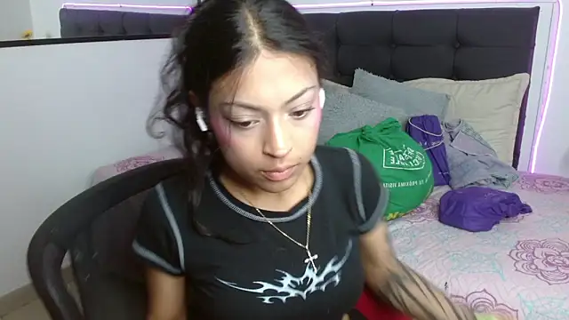 vaness weet online show from May 2026 10:18:01 PM
