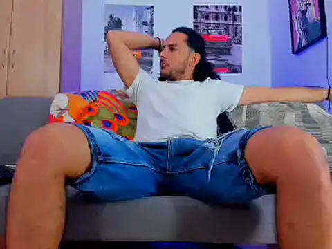 tuyo1995 online show from May 2026 05:00:01 PM