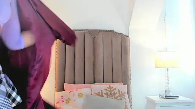 Emma Torres   online show from May 2026 12:55:02 PM