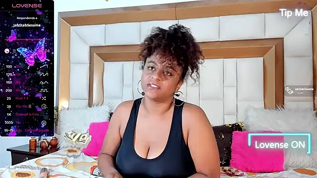 Snapshot of BellaKarla chatting on December 2024 11:47:01 PM BellaKarla online show from December 2024 11:47:01 PM