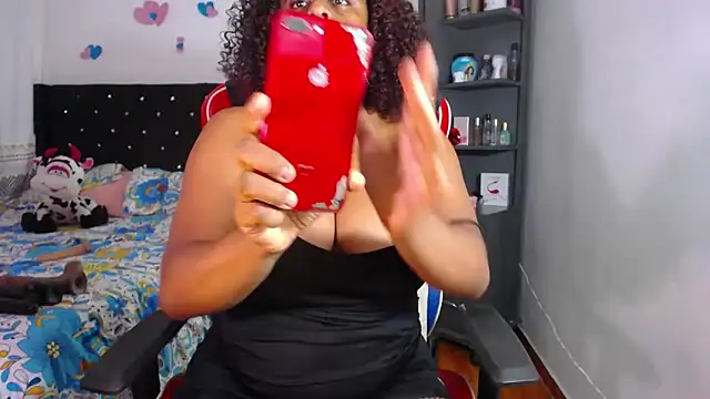 BellaKarla online show from May 2026 11:23:04 PM