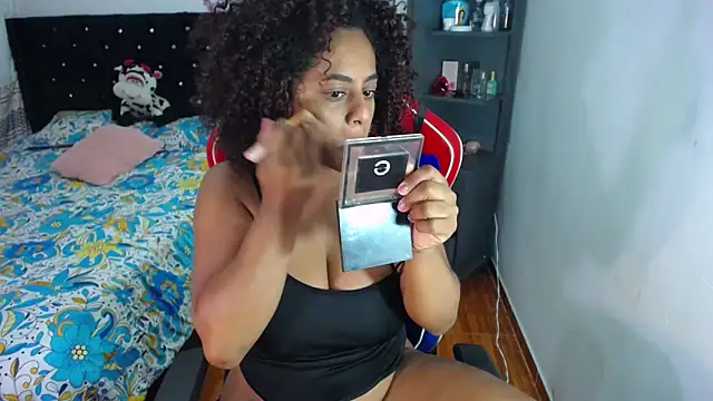BellaKarla online show from May 2026 12:48:01 PM