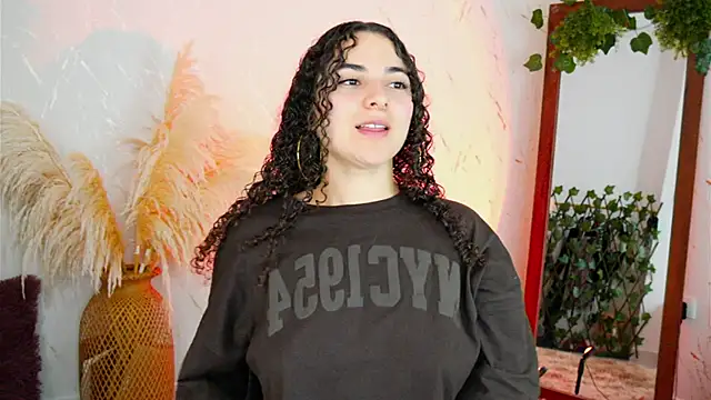 Snapshot of merida_bell18 chatting on November 2025 10:43:01 PM merida bell18 online show from November 2025 10:43:01 PM